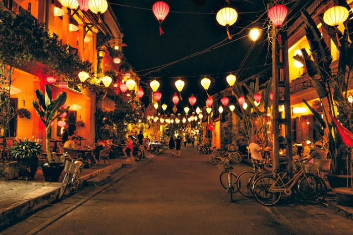 中越經典5天4夜行程｜峴港·巴拿山·會安古鎮｜中越文化和自然風景體驗