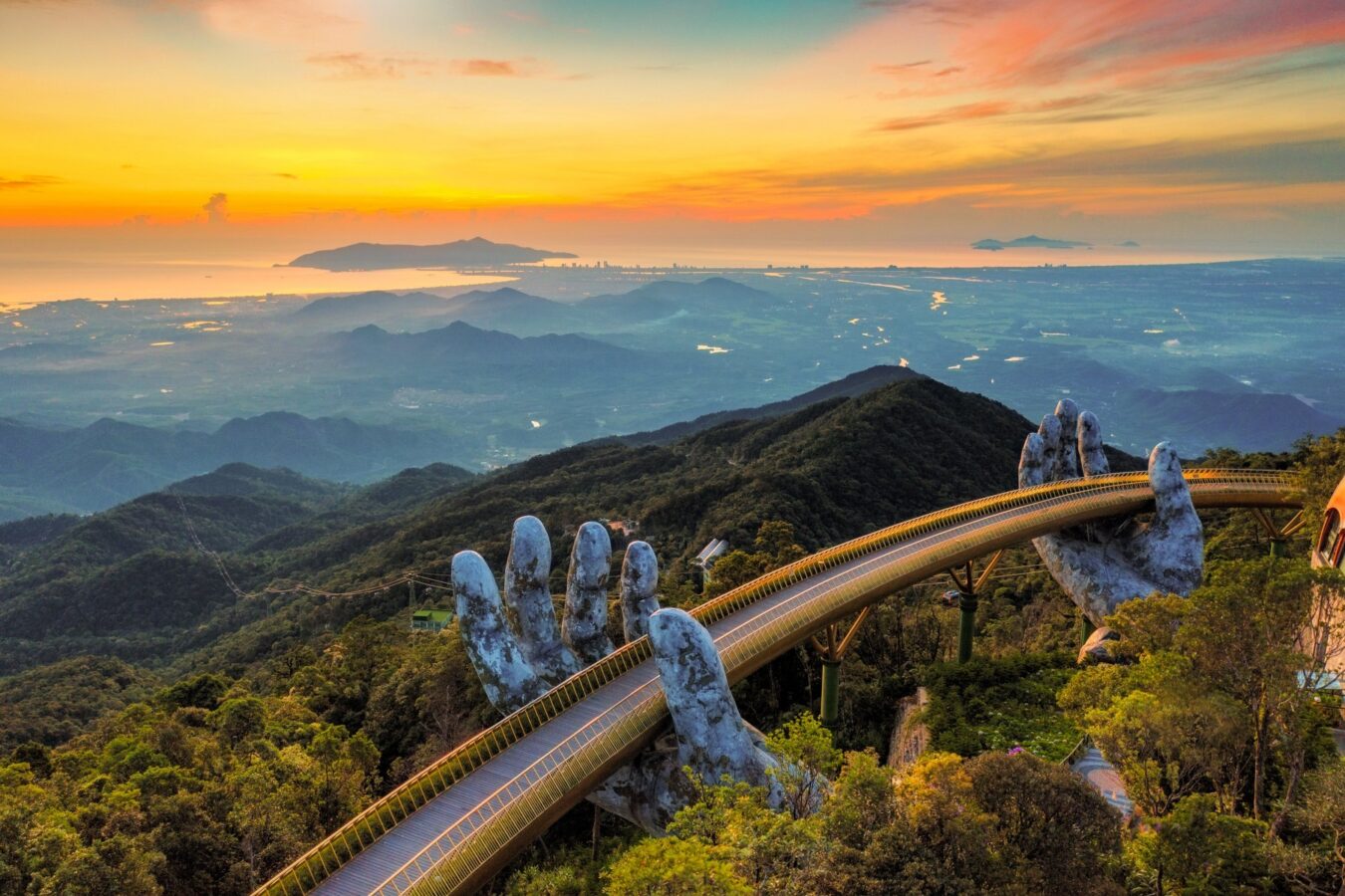 中越經典5天4夜行程｜峴港·巴拿山·會安古鎮｜中越文化和自然風景體驗
