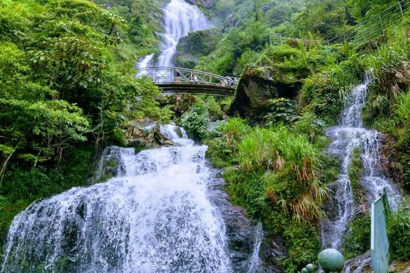 🏔️ 沙壩第二天｜番西邦峰 · 玻璃橋 · 銀瀑布