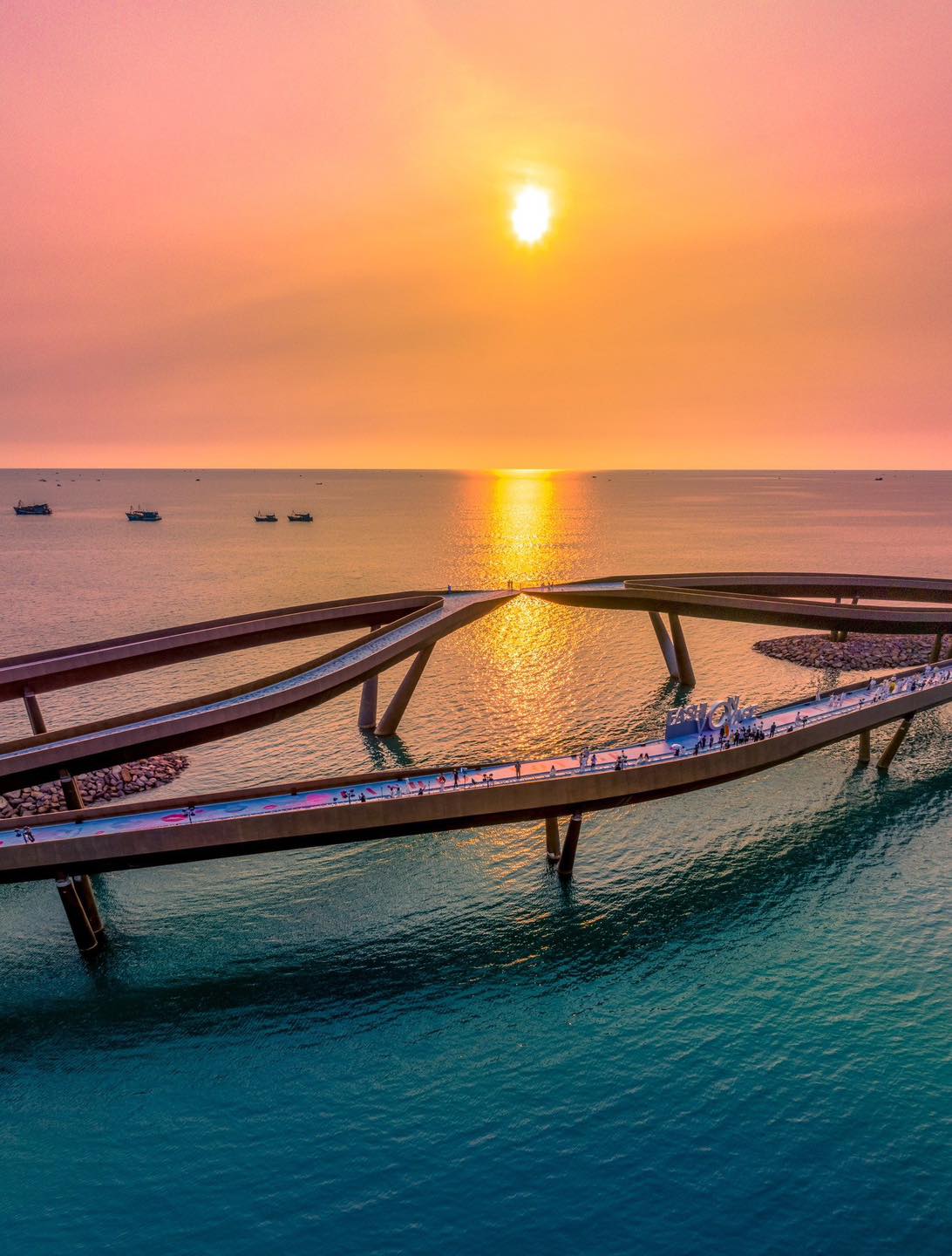 跳島行程 · 跨海纜車 · 水上樂園 · 日落小鎮